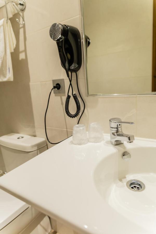 Hostal Santo Domingo De Silos Bagian luar foto