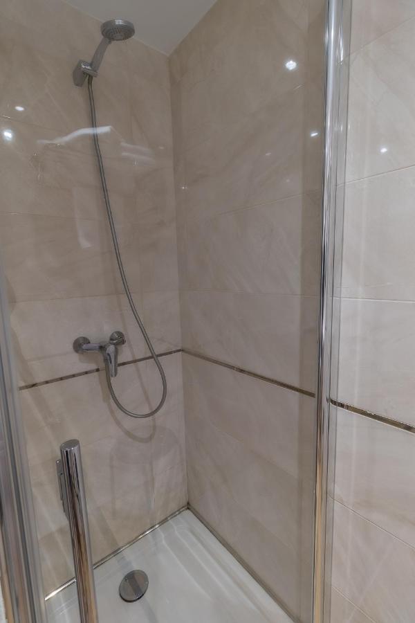 Hostal Santo Domingo De Silos Bagian luar foto