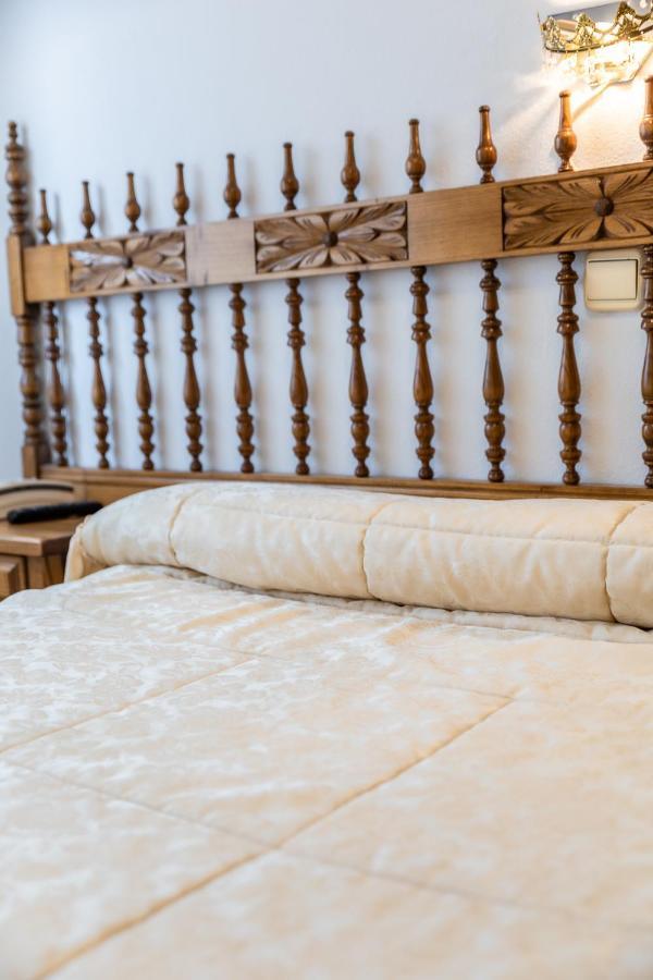 Hostal Santo Domingo De Silos Bagian luar foto