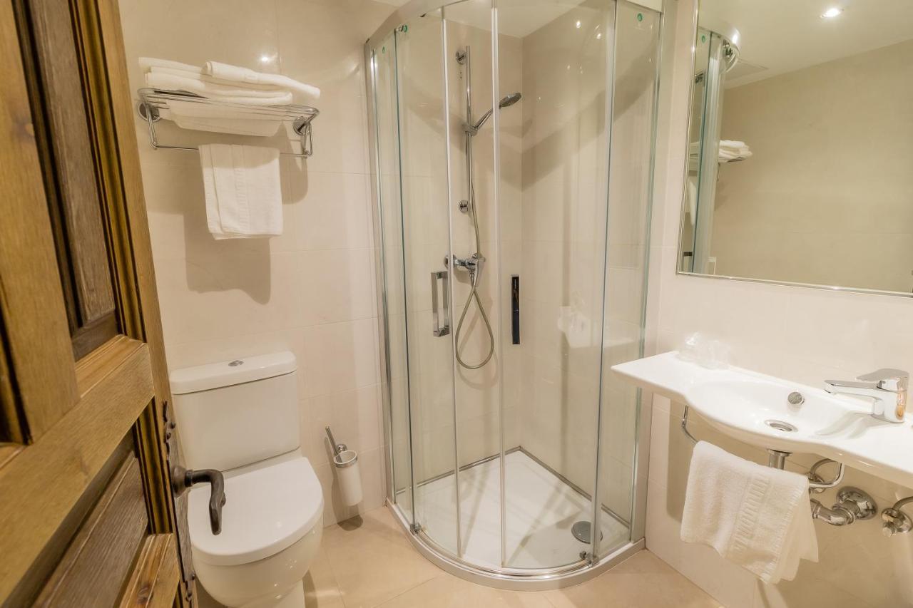 Hostal Santo Domingo De Silos Bagian luar foto