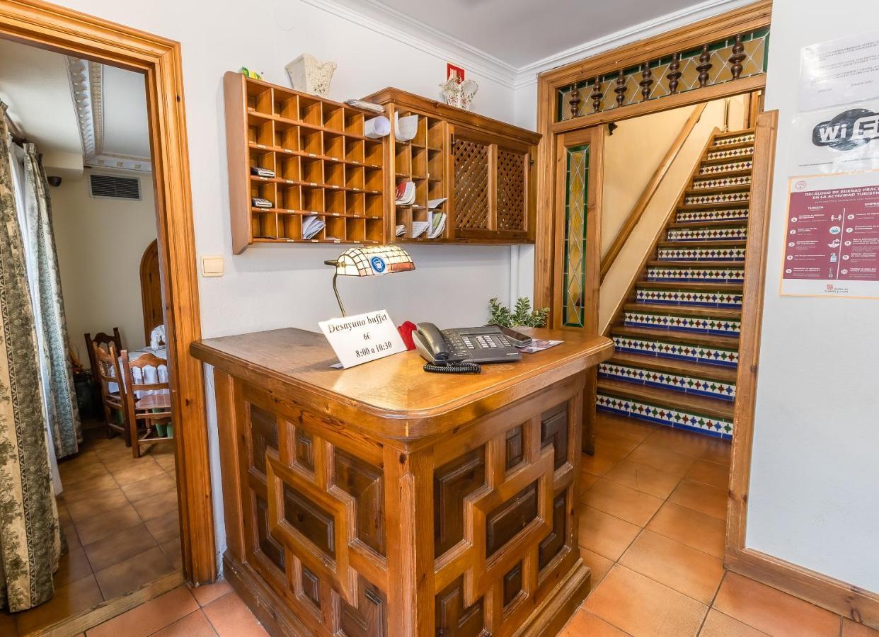 Hostal Santo Domingo De Silos Bagian luar foto